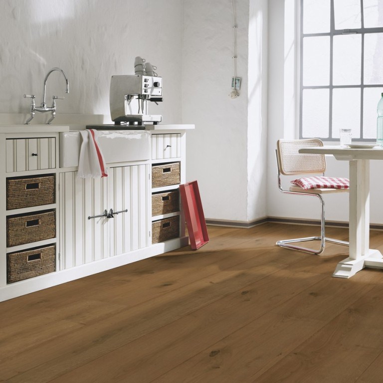 Паркетная доска Meister HD 400 Lindura Дуб Золотисто-коричневый 8514 2600×320×11 фото в интерьере